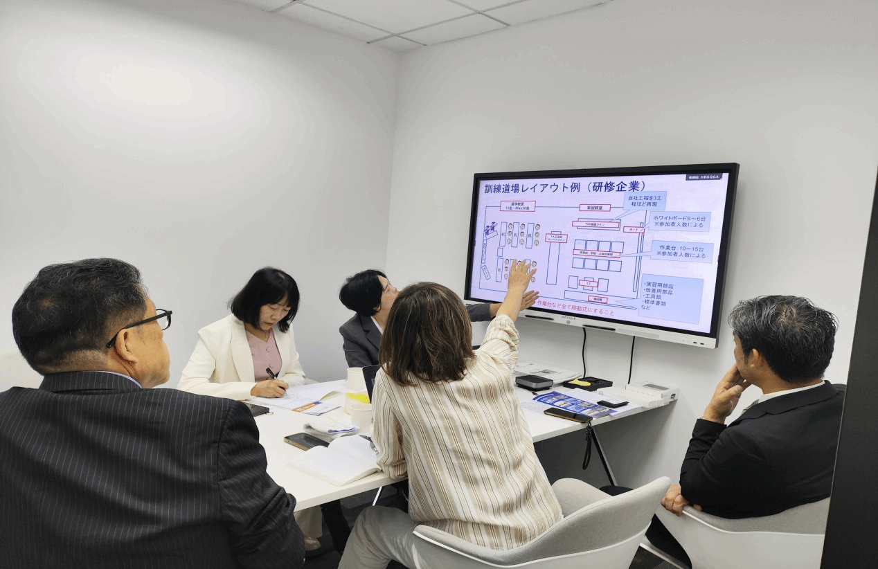 東方語言學(xué)院院長程良率隊赴上海訪企拓崗與考察交流，深化產(chǎn)學(xué)研合作，賦能網(wǎng)絡(luò)技術(shù)服務(wù)人才培養(yǎng)